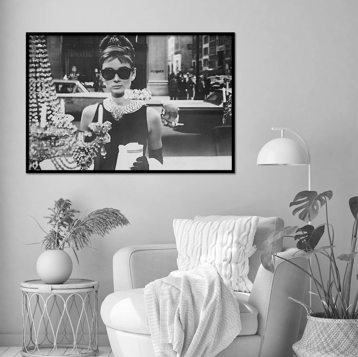 Audrey Hepburn Poster Shopping at Tiffany's - Image 2
