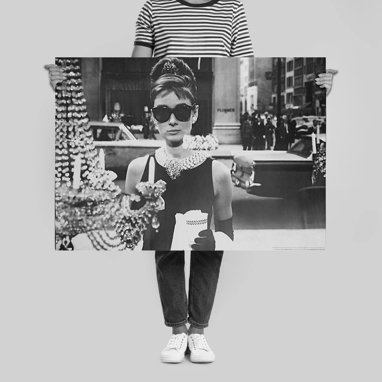 Audrey Hepburn Poster Shopping at Tiffany's - Image 4