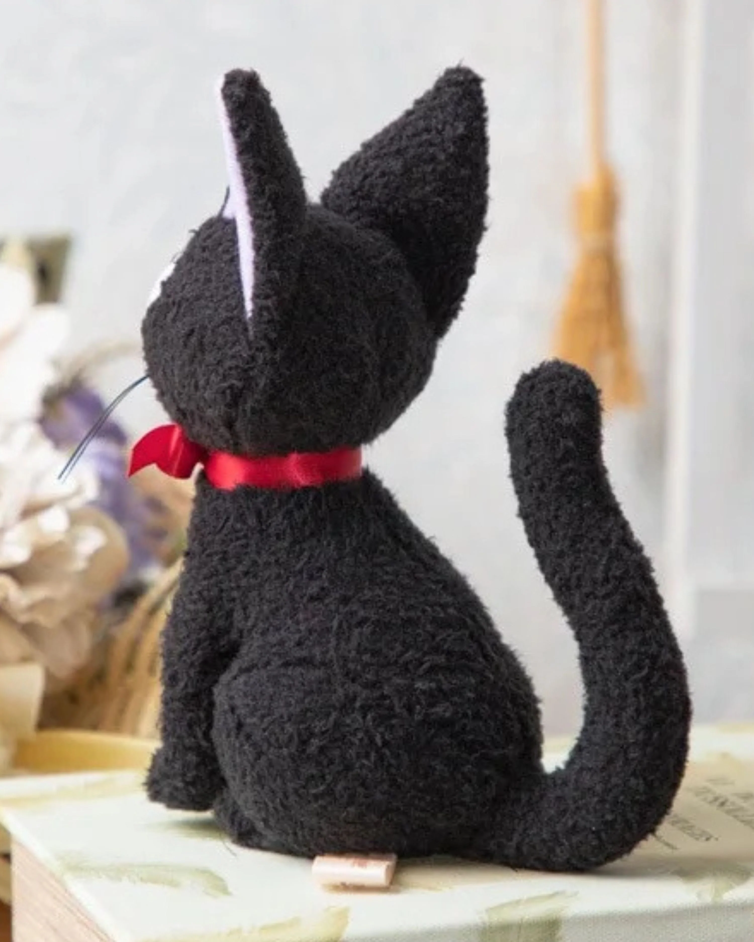 Kikis kleiner Lieferservice Plüschfigur Jiji sitzend klein - Image 3