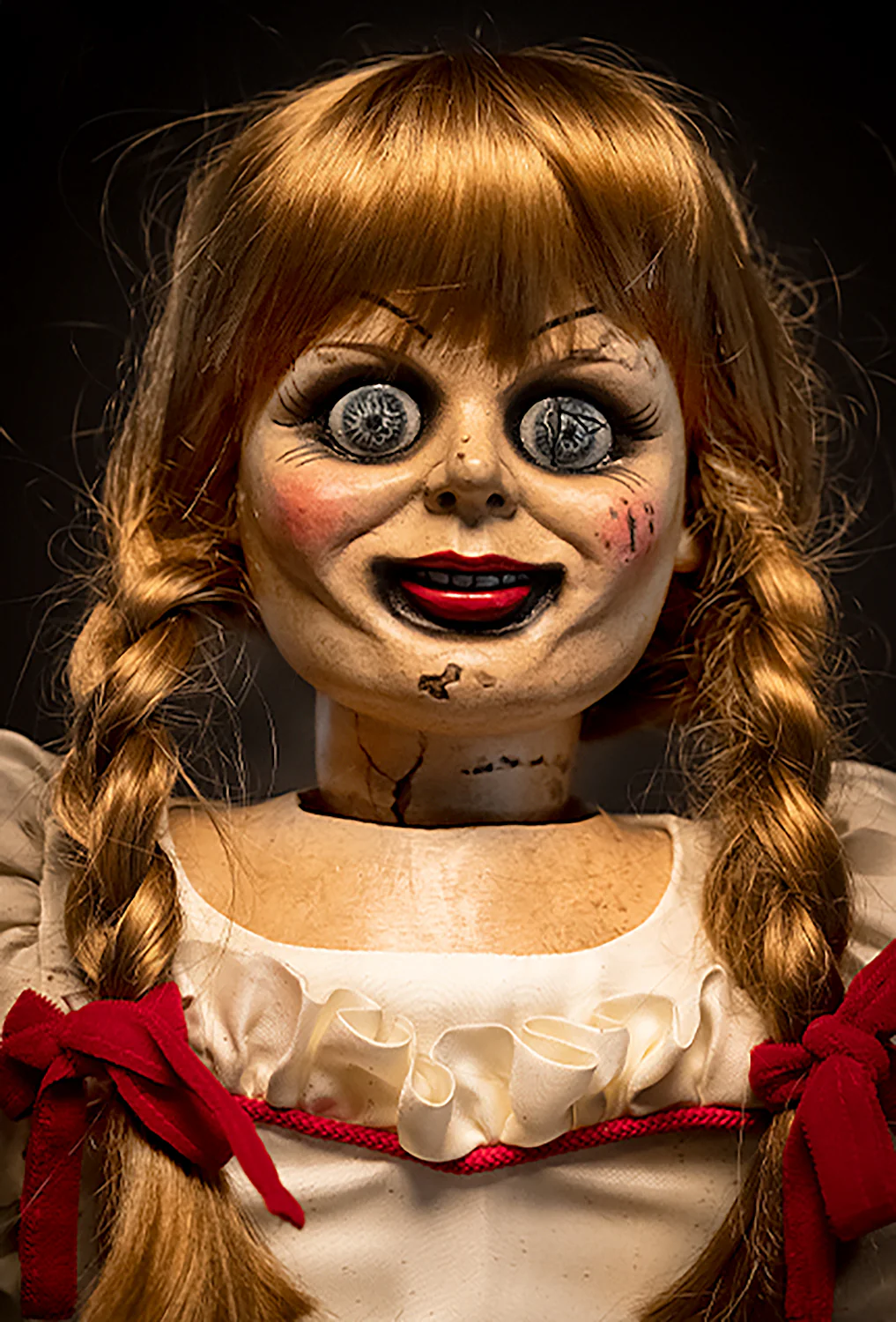 The Conjuring Annabelle Puppe Replica - Image 4